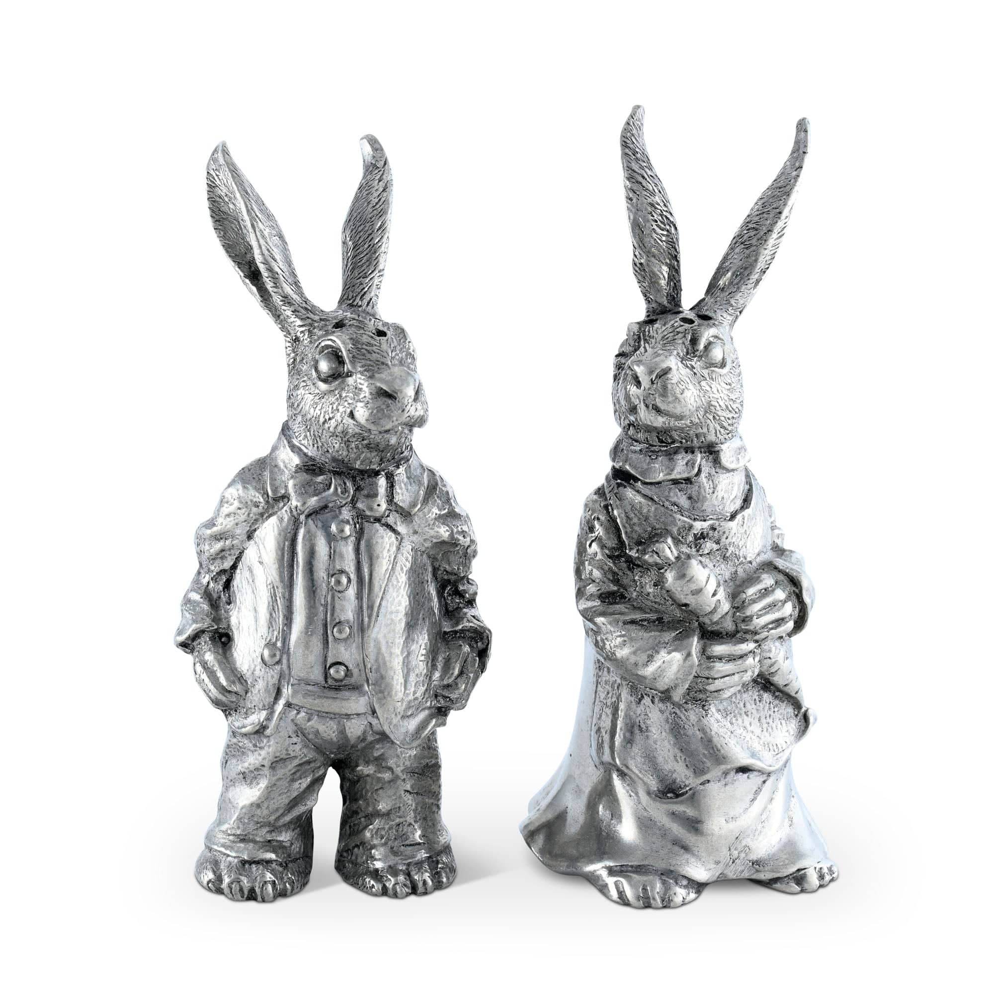 https://www.vagabondhouse.com/cdn/shop/products/vagabond-house-garden-friends-dressed-rabbits-salt-pepper-set-r116b-31278995636272_5000x.jpg?v=1678138655