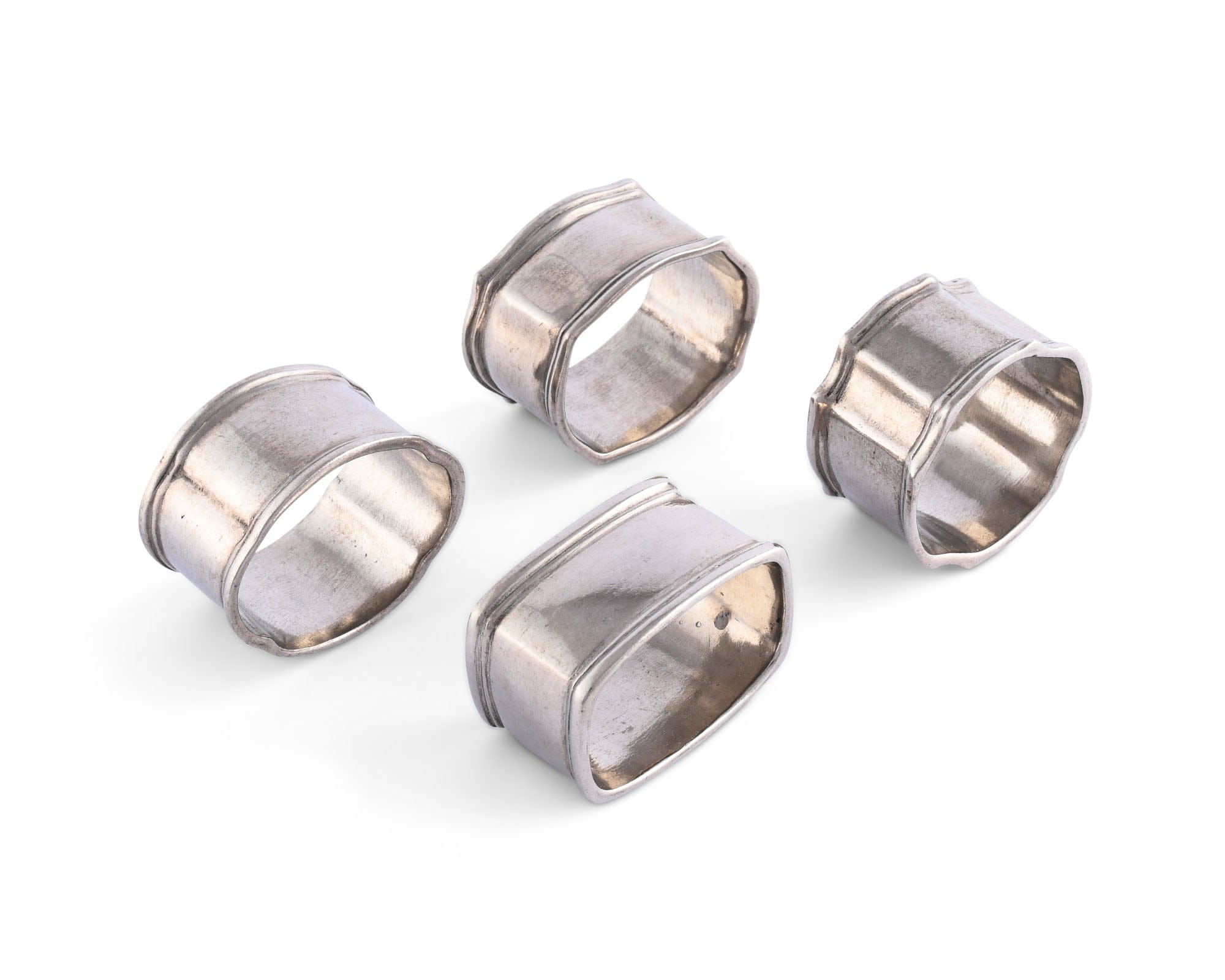 Vagabond House Medici Living Pewter Classic Napkin Ring Set (4)